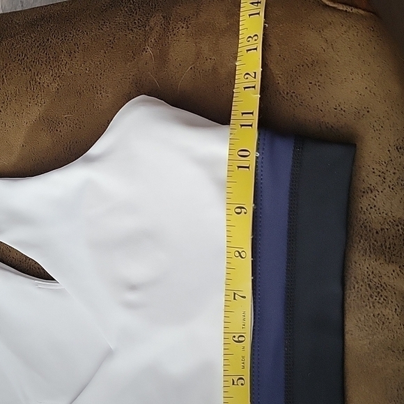 ALL Fenix sports bra xs - Picture 3 of 4